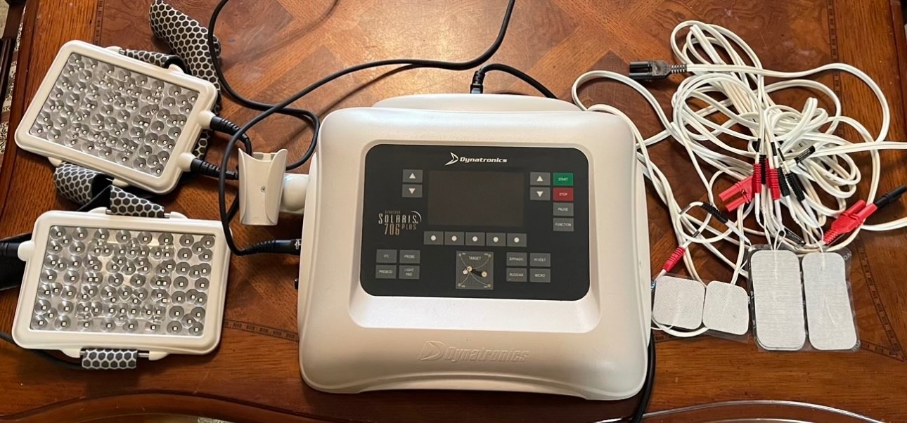 Dynatron 706 Plus w/ DLP TriWave Light Therapy & 2 Light Pads – Excellent Condit