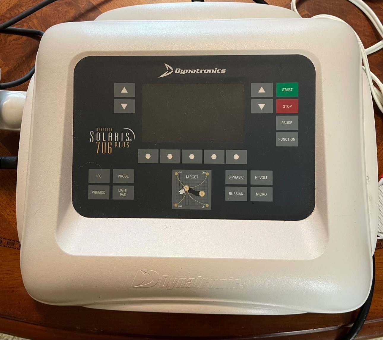 Dynatron 706 Plus w/ DLP TriWave Light Therapy & 2 Light Pads – Excellent Condit