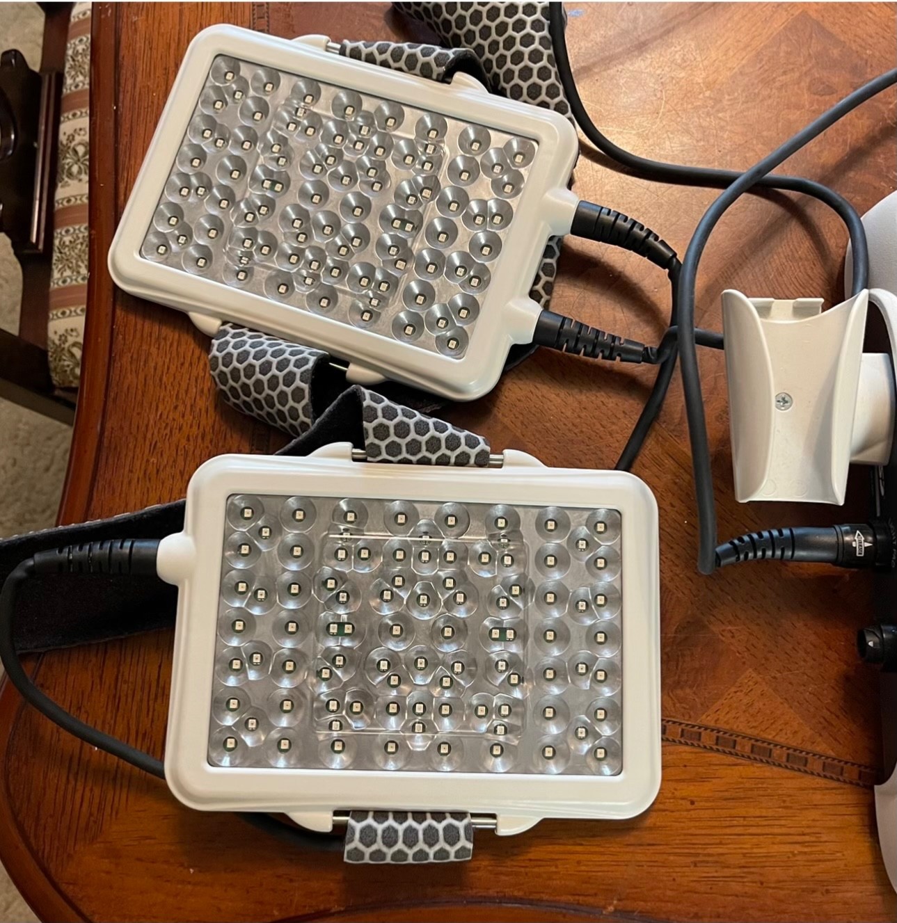 Dynatron 706 Plus w/ DLP TriWave Light Therapy & 2 Light Pads – Excellent Condit